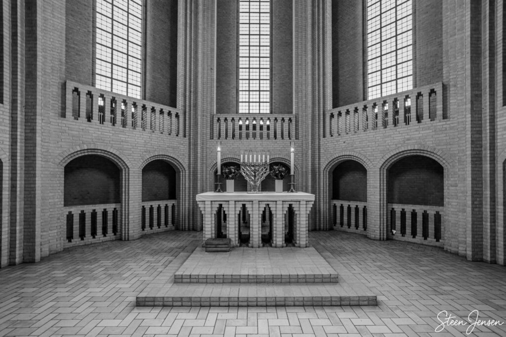 Grundtvigs Kirke alter - s/h