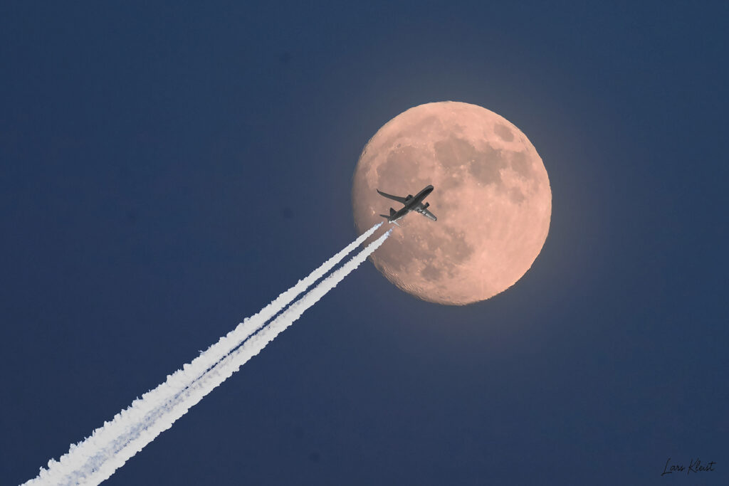 FLY-TIL-MAaNEN